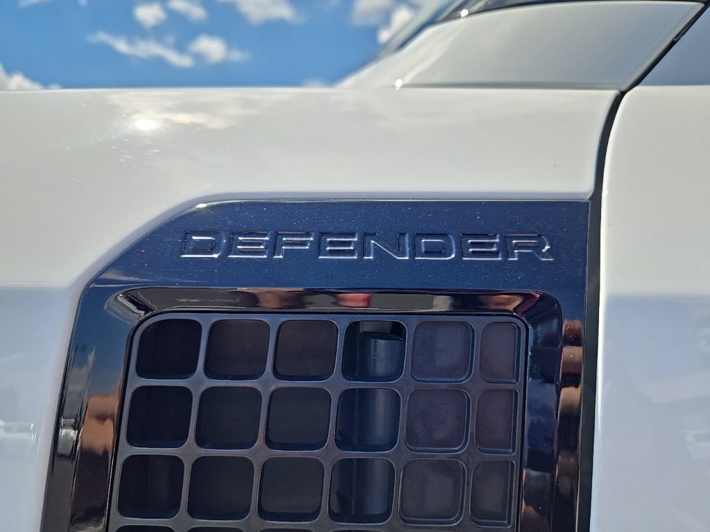 Used 2023 Land Rover Defender 110 X-Dynamic SE AWD/4WD image 10