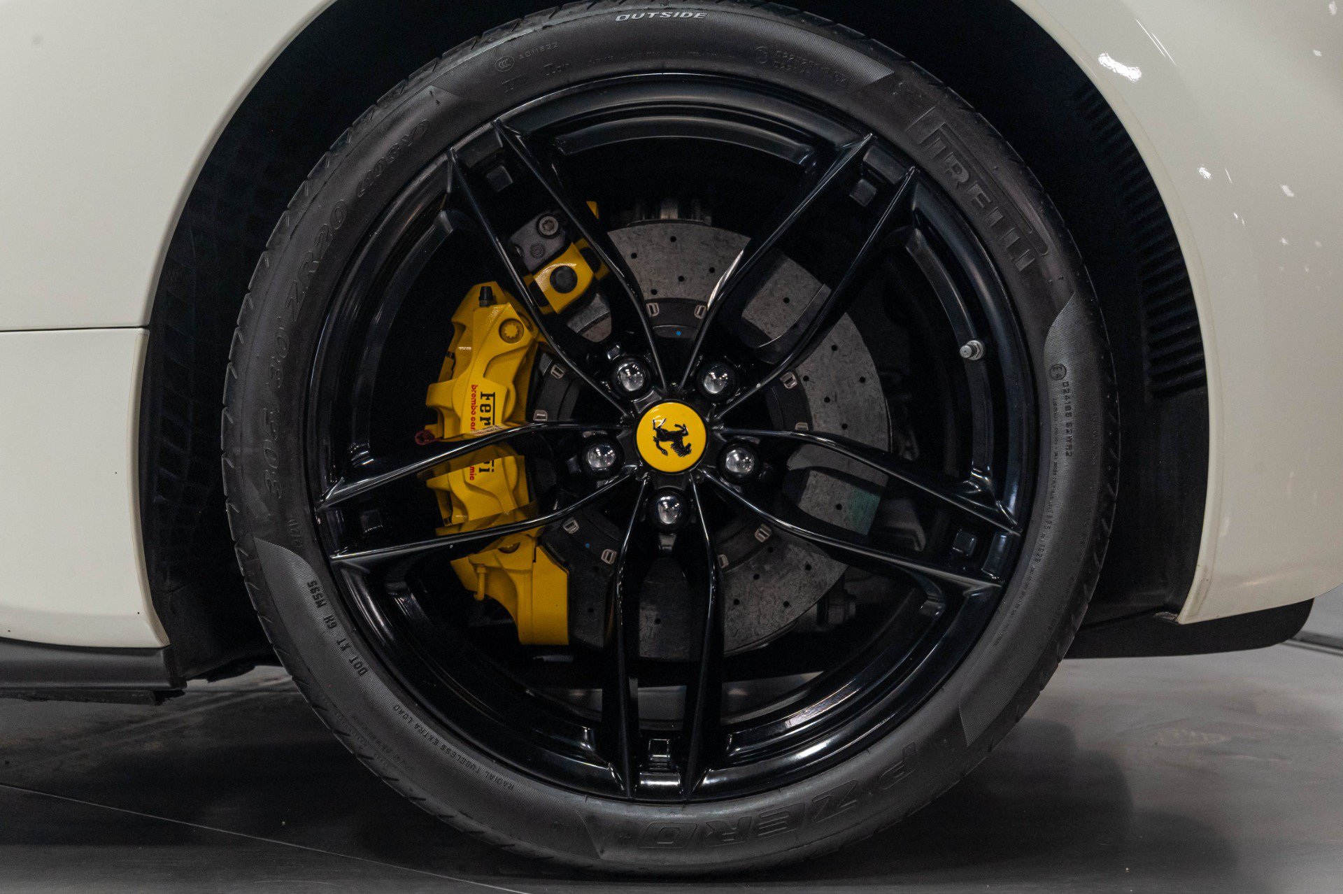 Used 2016 Ferrari 488 Spider RWD image 44