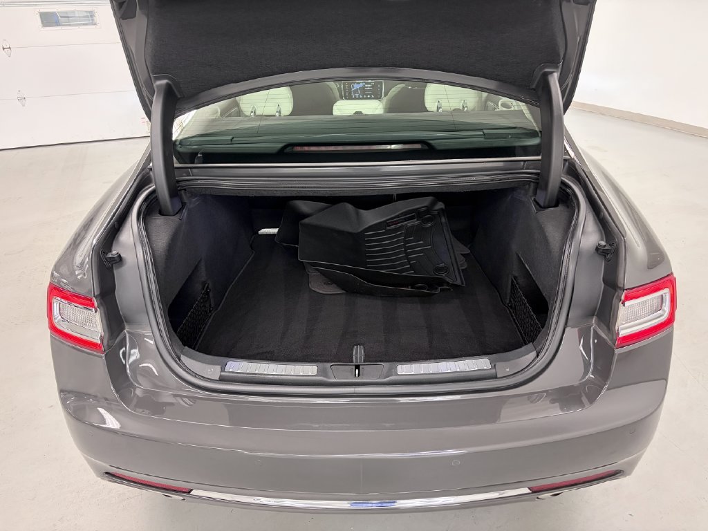 Used 2018 Lincoln Continental Black Label AWD/4WD image 23