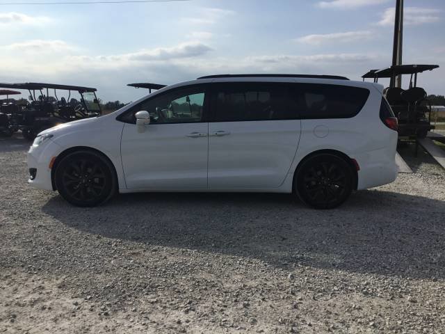 Used 2018 Chrysler Pacifica Limited w/ Advanced Safetytec Group image 7