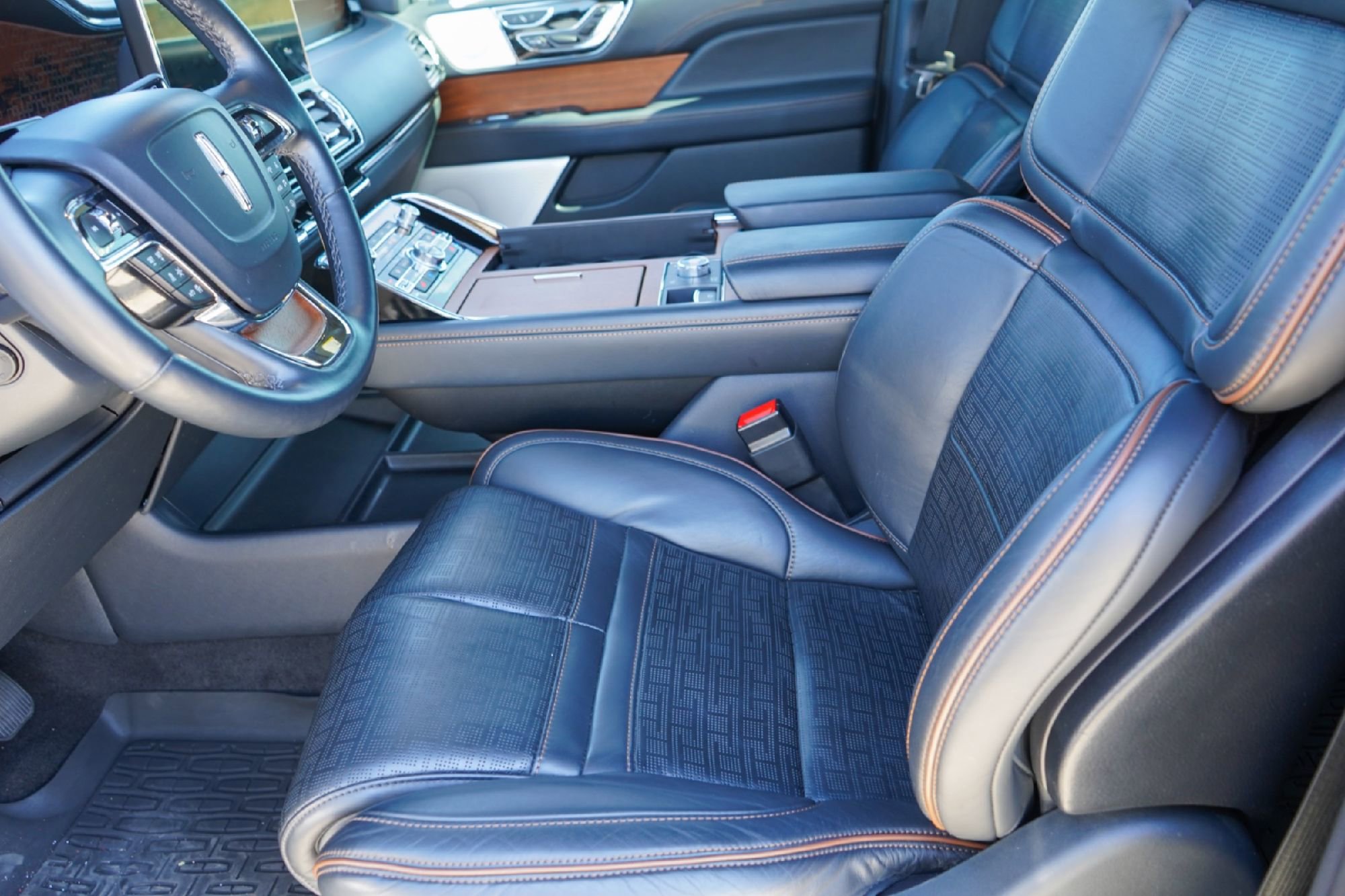 Used 2024 Lincoln Navigator Black Label image 8