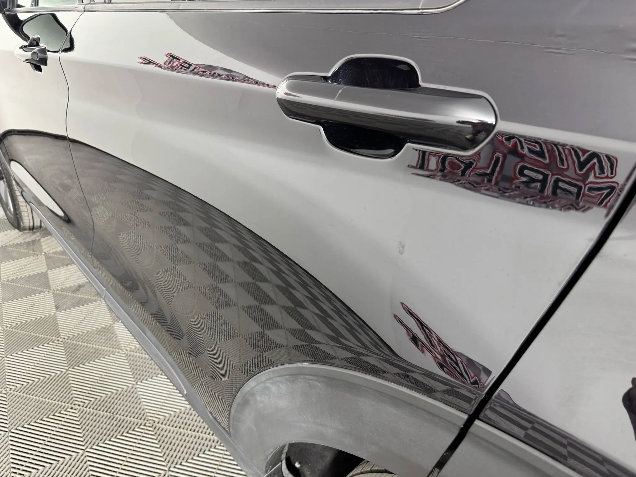 Used 2022 Ford Explorer XLT w/ Equipment Group 202A image 25