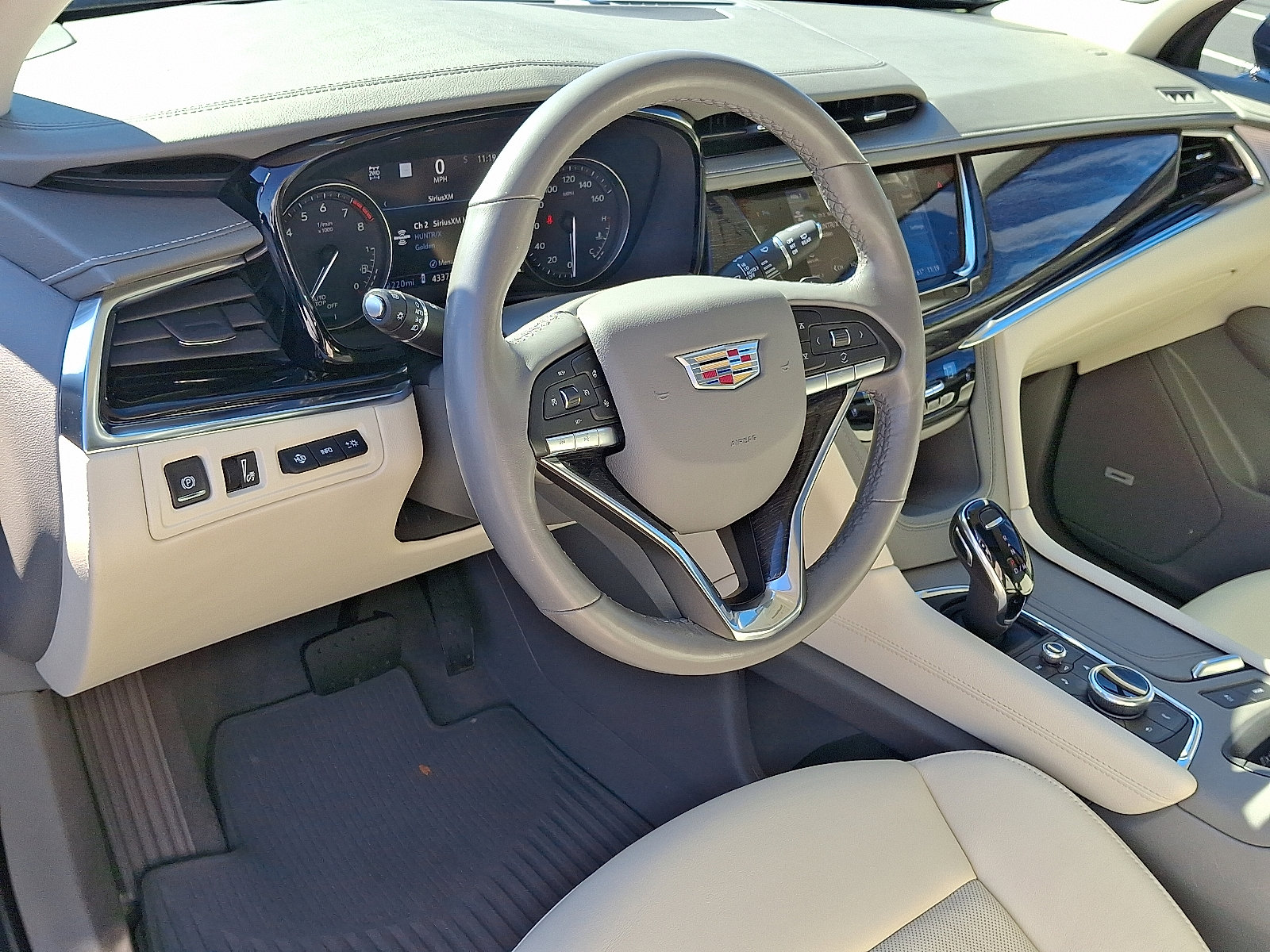 Used 2021 Cadillac XT6 Premium Luxury image 14