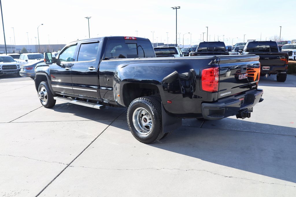 Used 2015 GMC Sierra 3500 Denali w/ Duramax Plus Package image 4