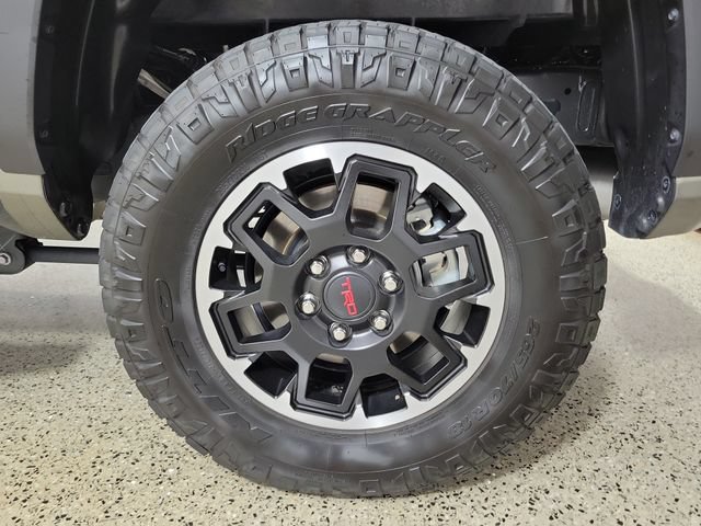 Used 2025 Toyota Tacoma TRD Off-Road AWD/4WD image 8
