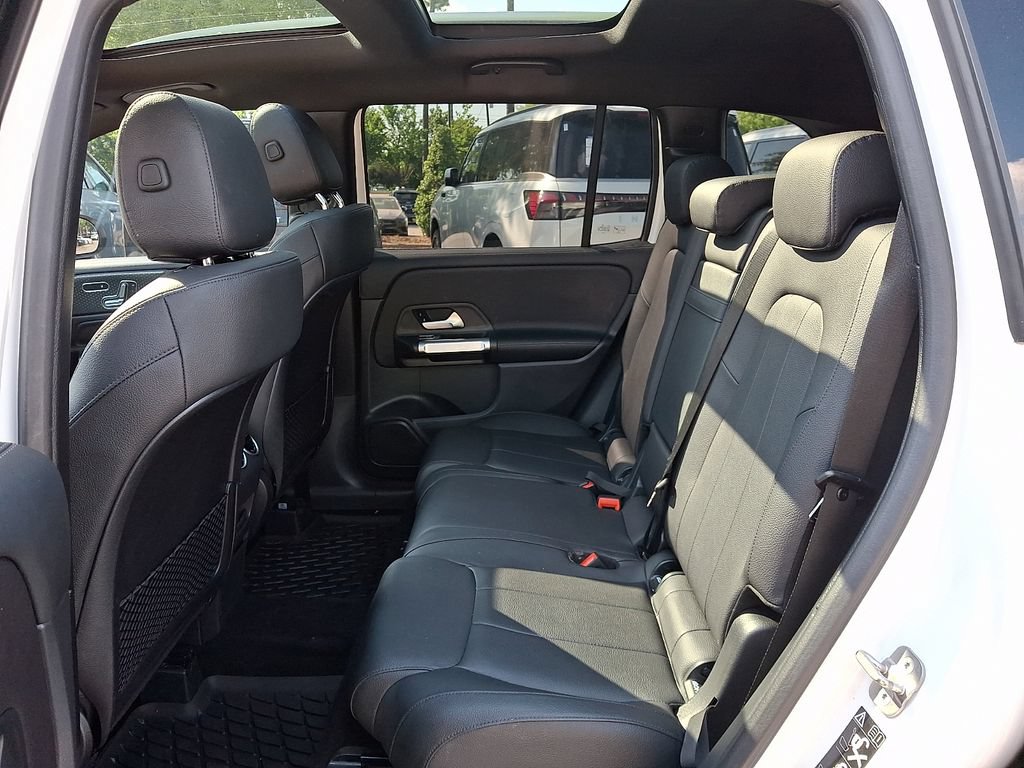 Used 2025 Mercedes-Benz GLB 250 4MATIC image 10