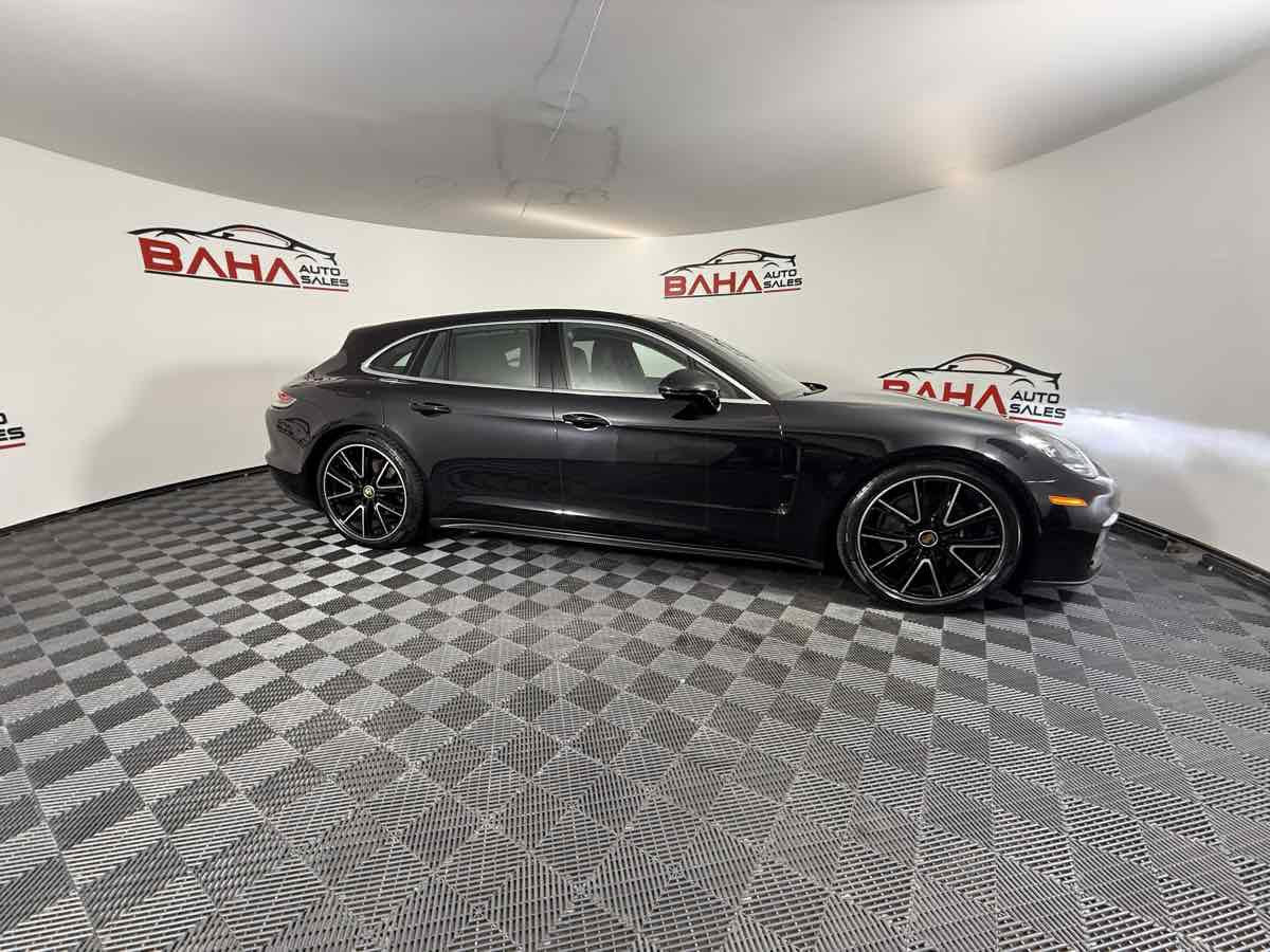 Used 2022 Porsche Panamera 4 w/ Premium Package AWD/4WD image 17