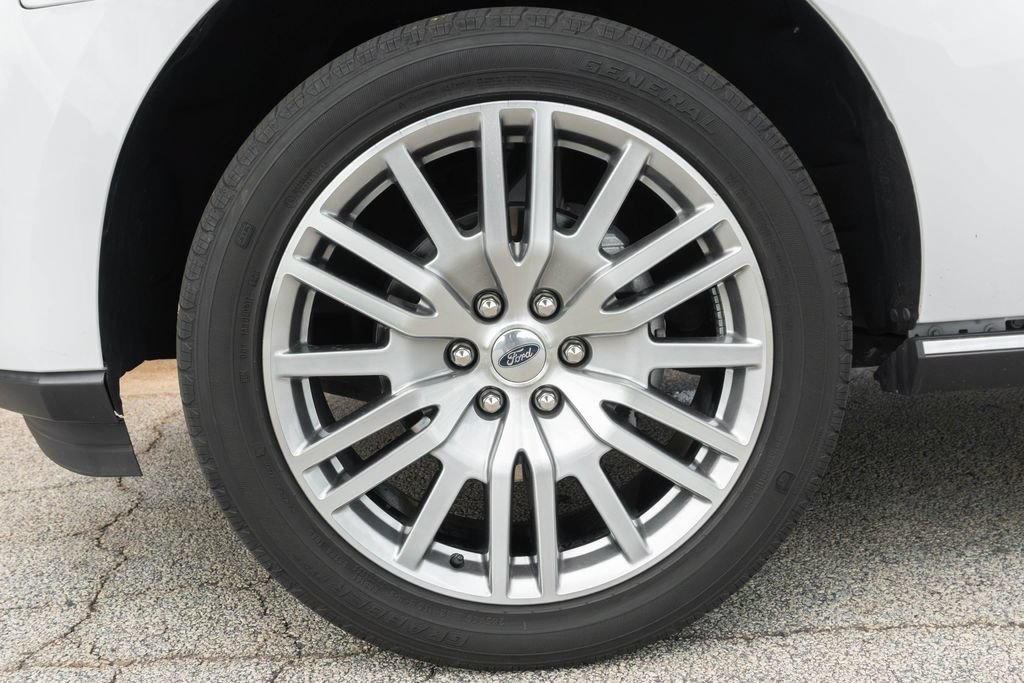 Used 2024 Ford Expedition Max Limited AWD/4WD image 2
