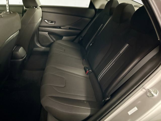 Used 2023 Hyundai Elantra SEL w/ Convenience Package FWD image 15