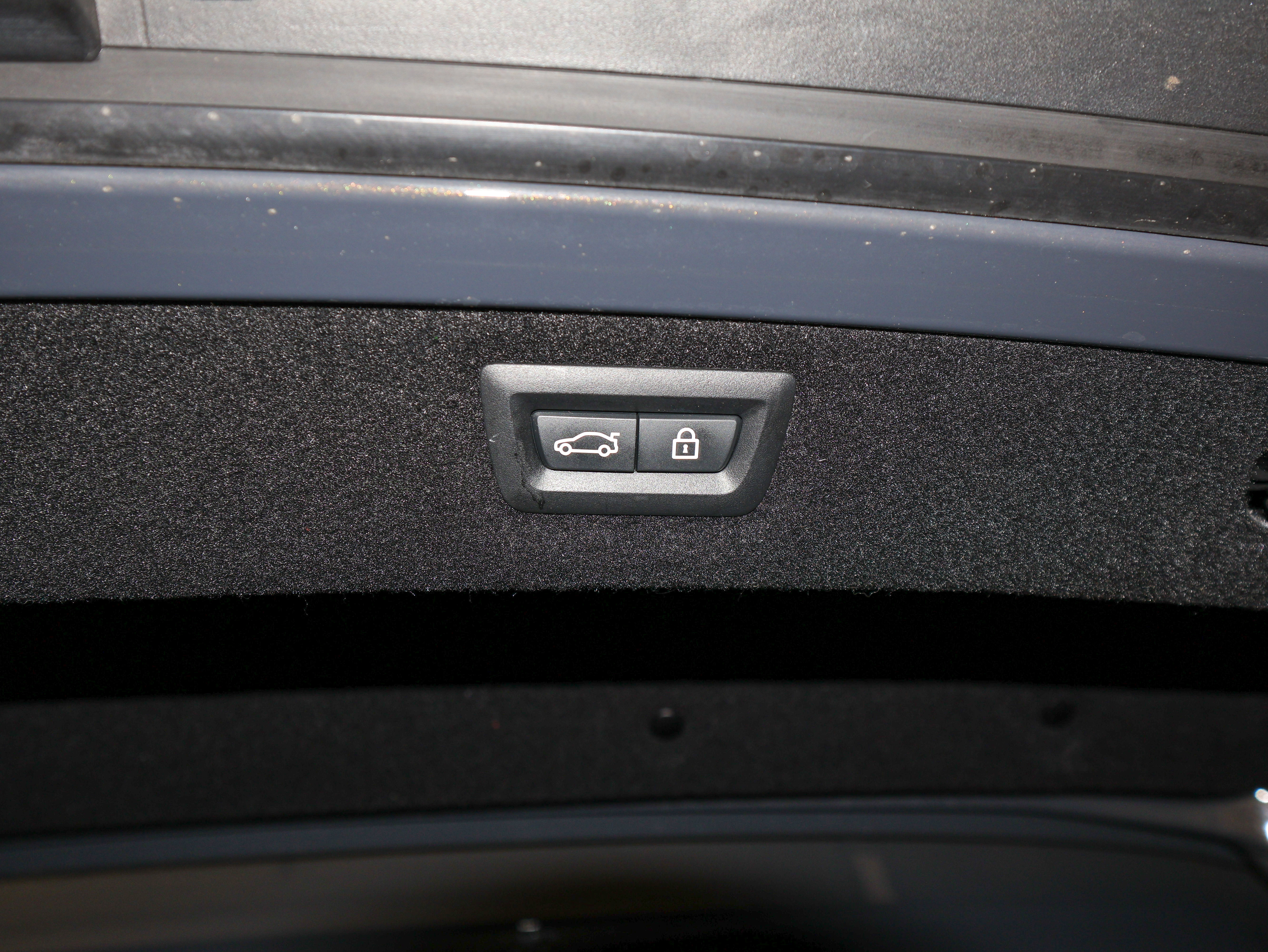 Used 2021 BMW M850i xDrive Convertible w/ Driving Assistance Package image 13