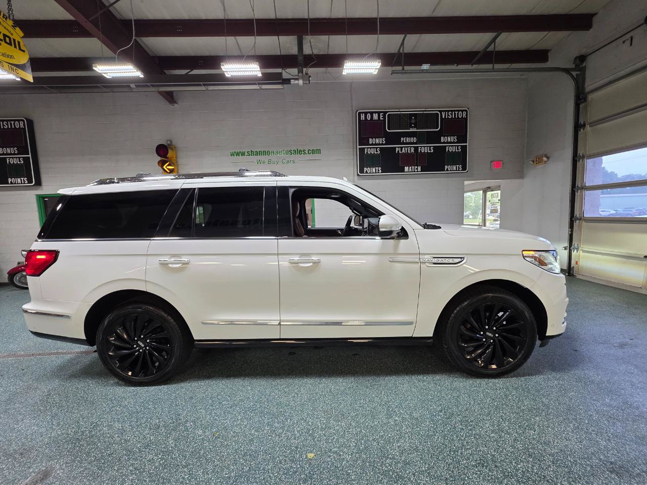 Used 2021 Lincoln Navigator Reserve AWD/4WD image 5