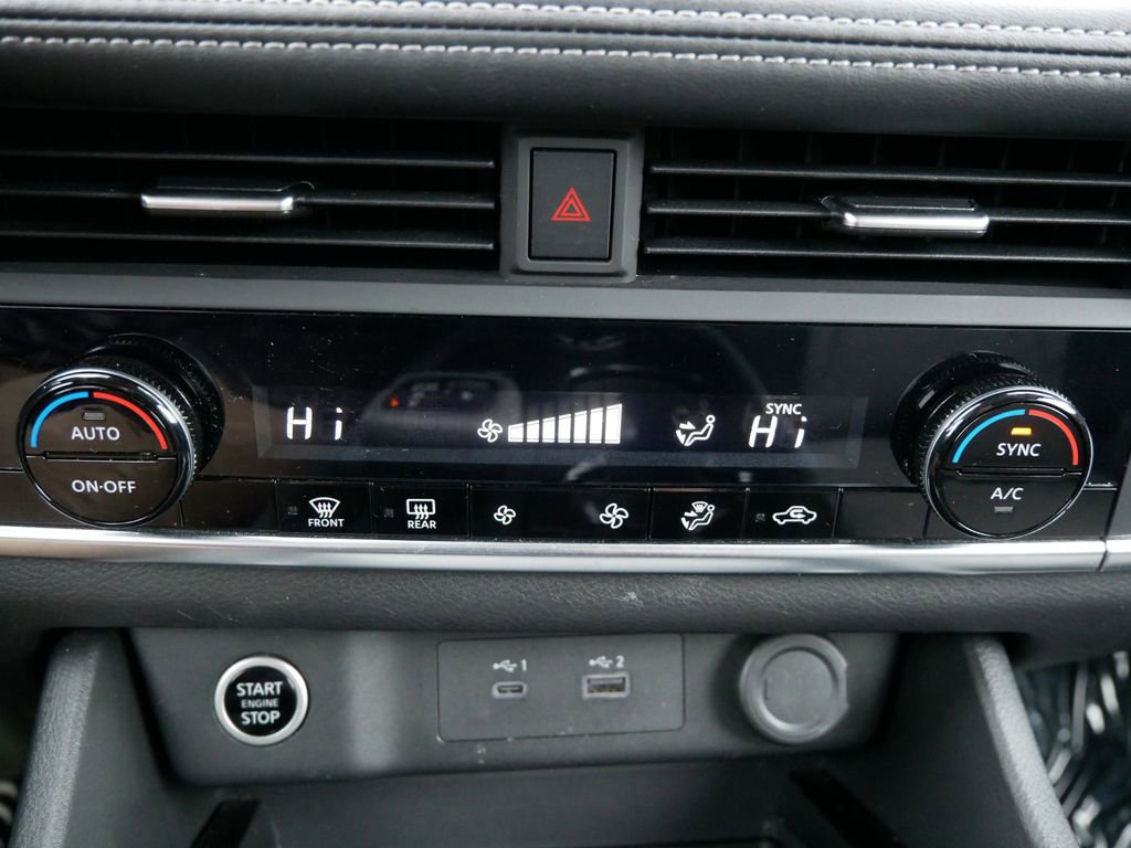 Used 2023 Nissan Rogue SV image 24