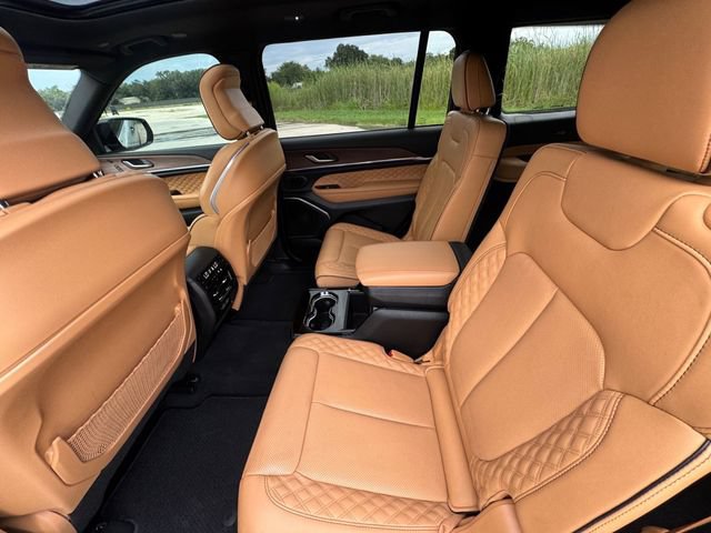 Used 2025 Jeep Grand Cherokee L Summit w/ Obsidian Package AWD/4WD image 30