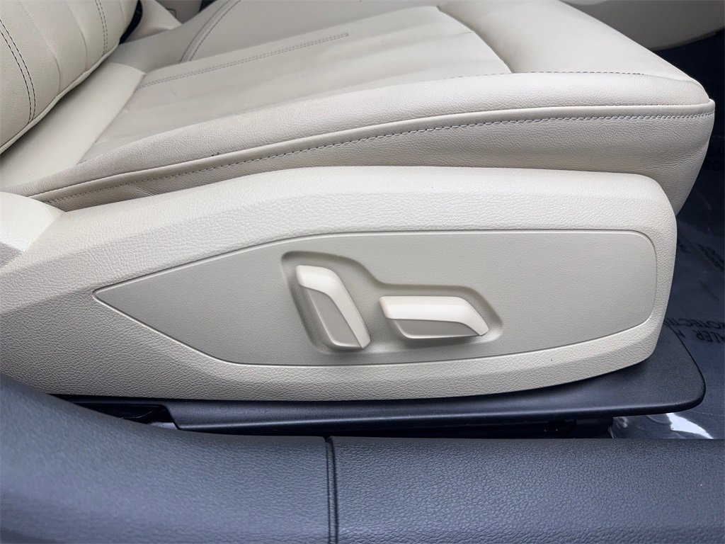 Used 2022 Audi A4 2.0T Premium w/ Convenience Package image 47
