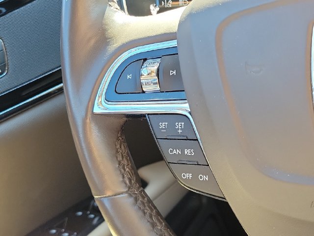 Used 2023 Lincoln Nautilus Reserve AWD/4WD image 12
