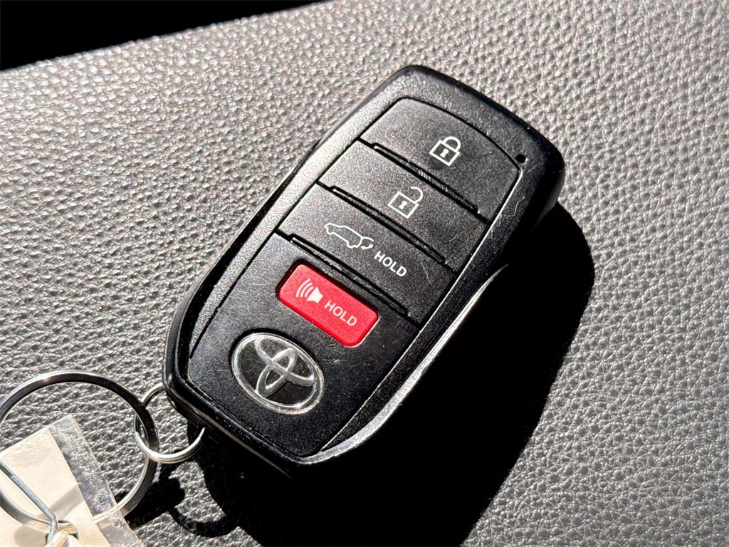 Used 2024 Toyota Grand Highlander XLE image 32