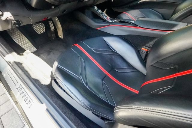 Used 2018 Ferrari 812 Superfast RWD image 54