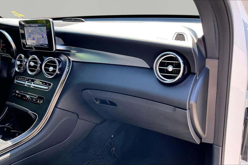 Used 2018 Mercedes-Benz GLC 300 4MATIC image 18