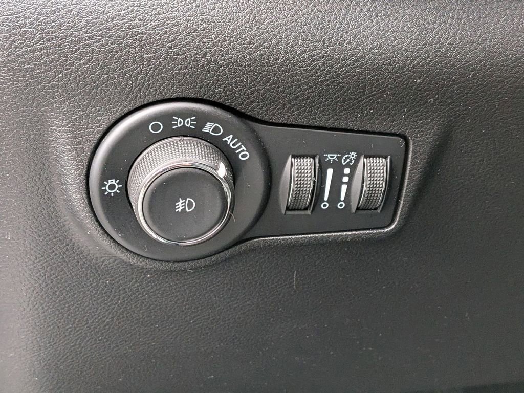 Certified 2022 Jeep Compass Altitude w/ Sun and Sound Group image 14