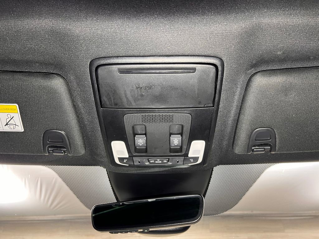 Used 2025 Honda Pilot TrailSport image 16