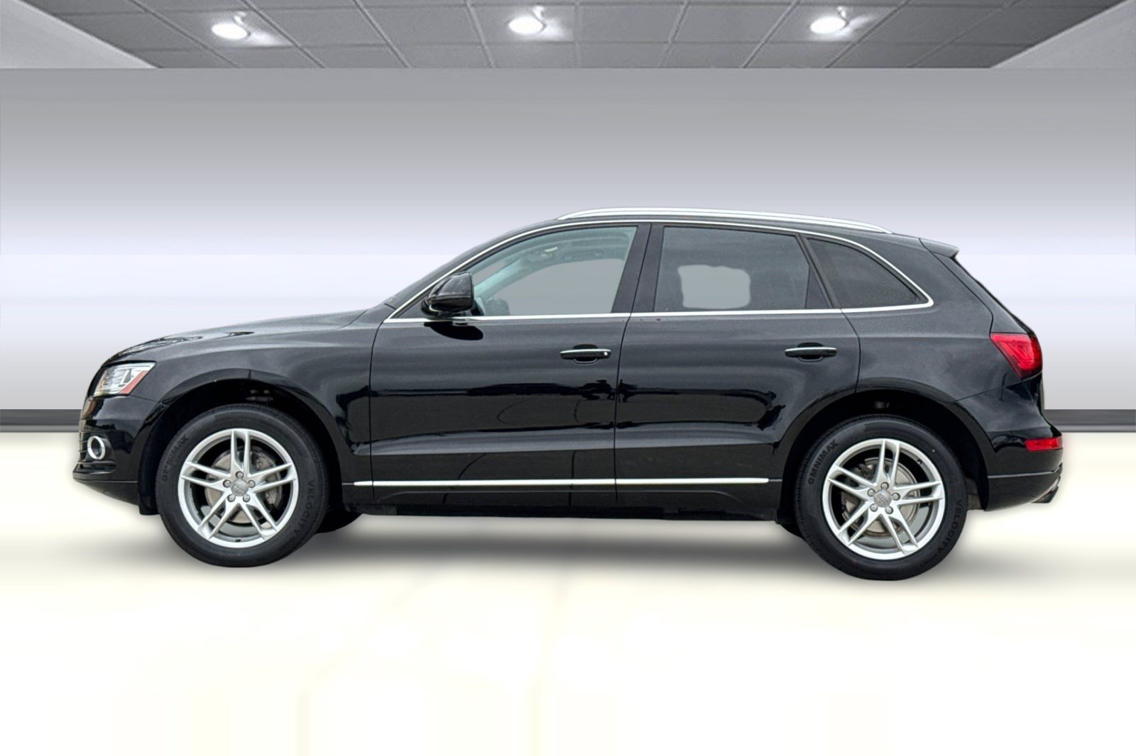 Used 2017 Audi Q5 2.0T Premium AWD/4WD image 2