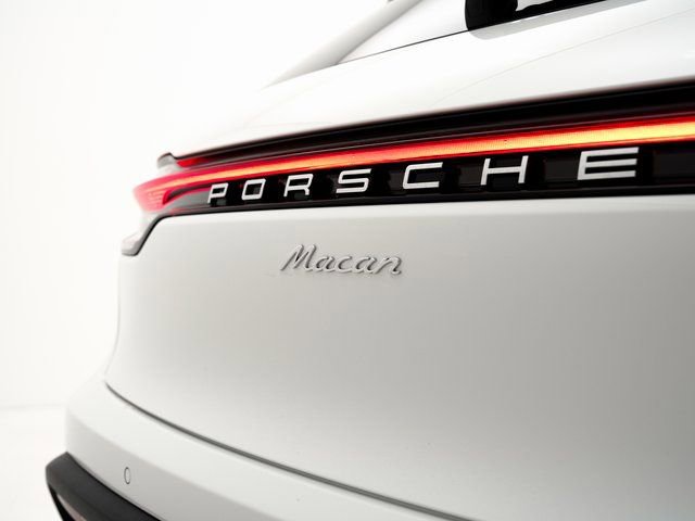 Certified 2025 Porsche Macan image 35