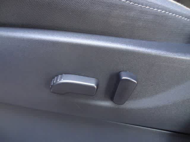Used 2024 Nissan Frontier SV w/ Technology Package image 7