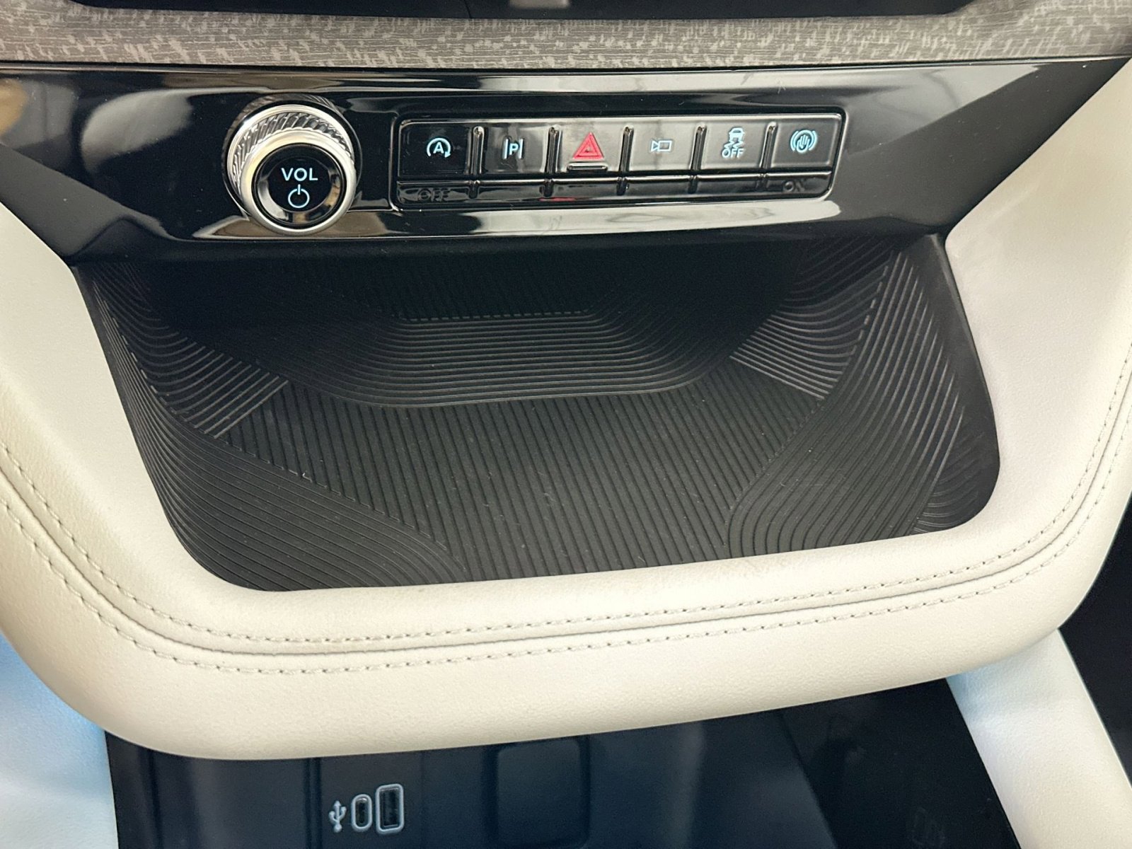 New 2026 Ford Explorer Platinum w/ LUX Leather Package image 25