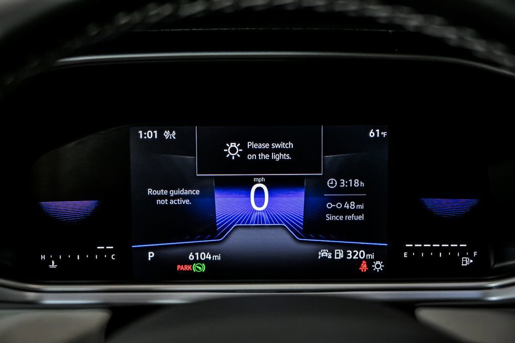 Used 2025 Volkswagen Taos SE w/ Panoramic Sunroof Package AWD/4WD image 18