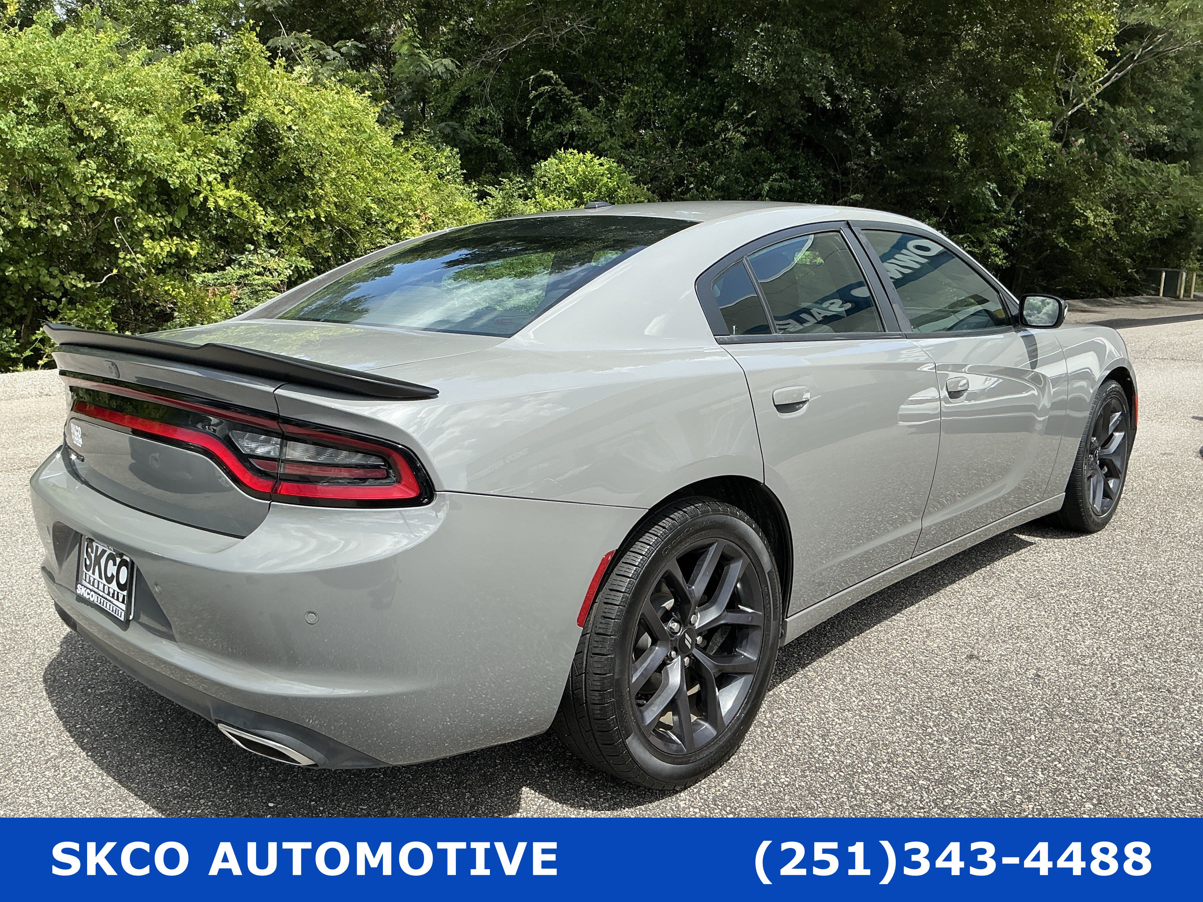 Used 2019 Dodge Charger SXT w/ Plus Group RWD image 5