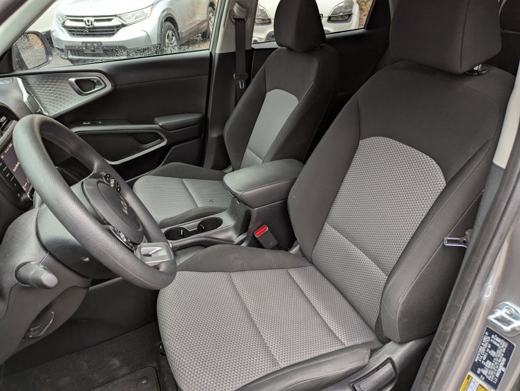 Used 2024 Kia Soul LX w/ LX Technology Package FWD image 9
