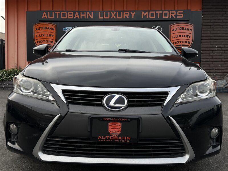 Used 2015 Lexus CT 200h image 2