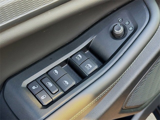 Used 2024 Jeep Grand Cherokee L Altitude image 24