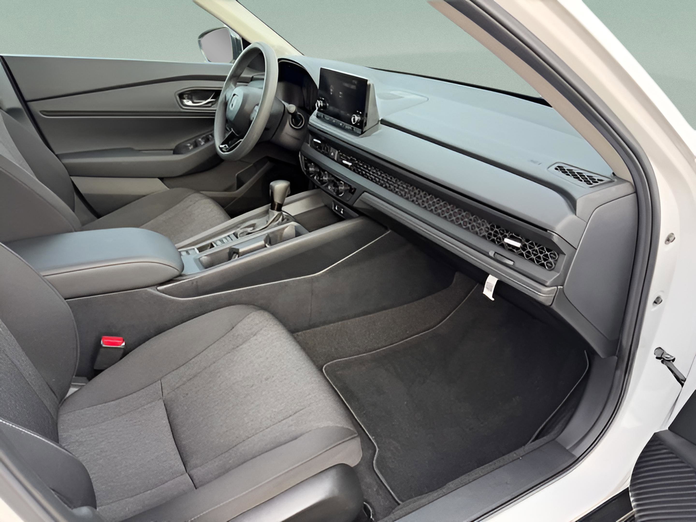 Certified 2025 Honda Accord SE image 28