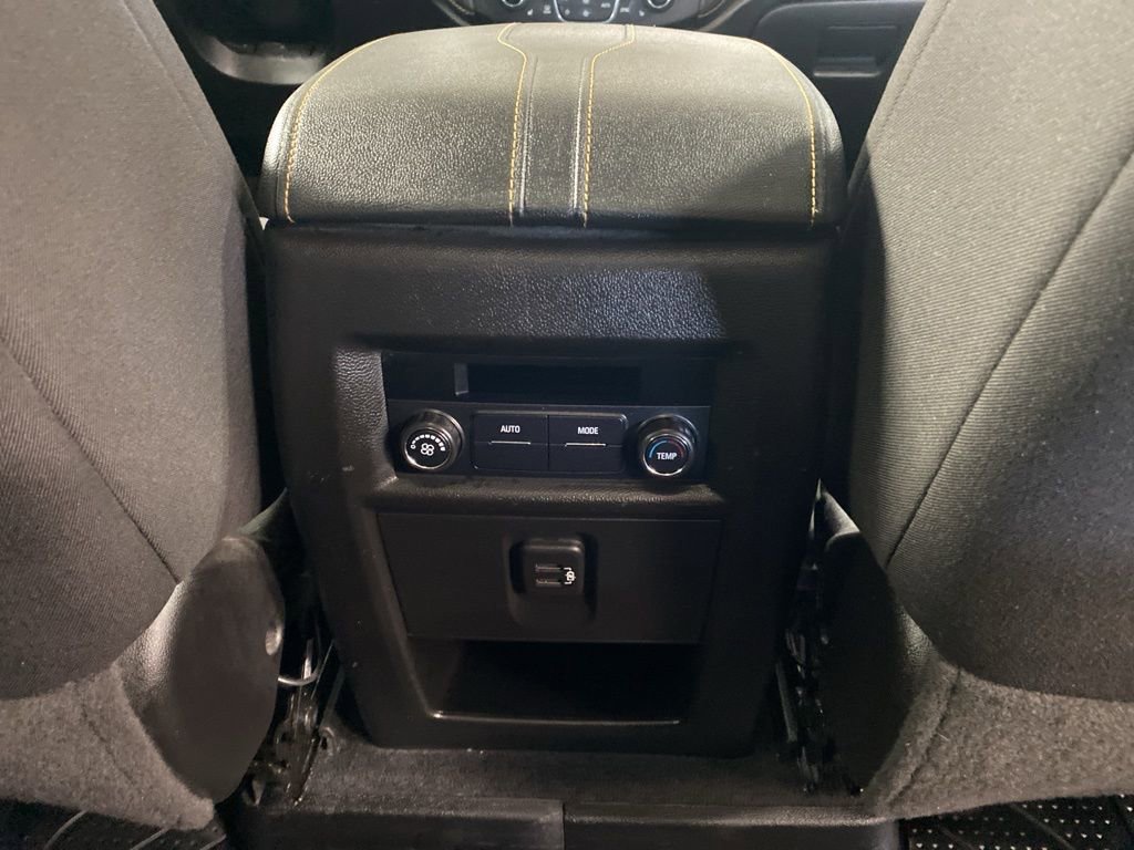 Used 2021 Chevrolet Traverse LT image 21