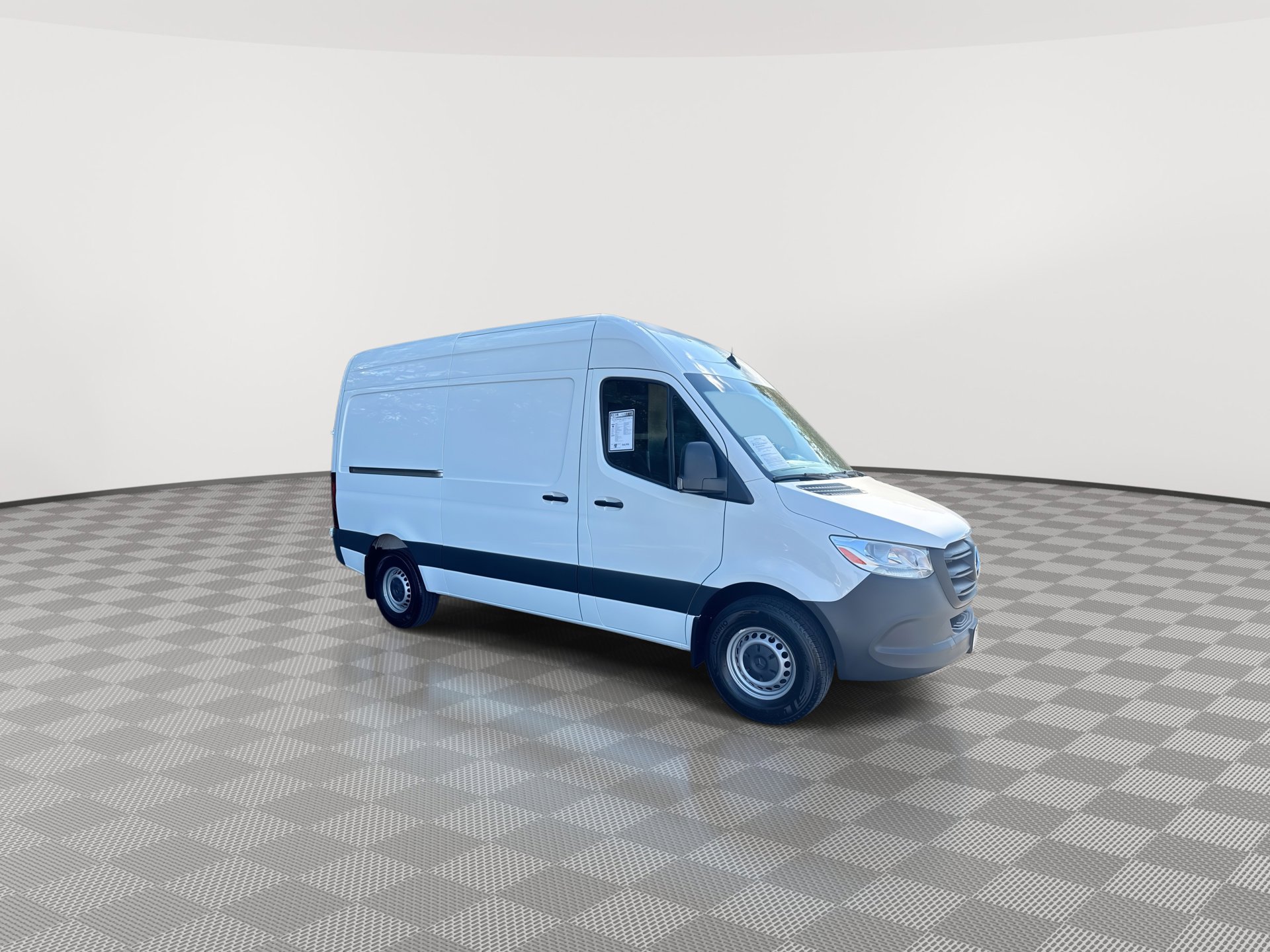 Used 2024 Mercedes-Benz Sprinter 2500 image 2