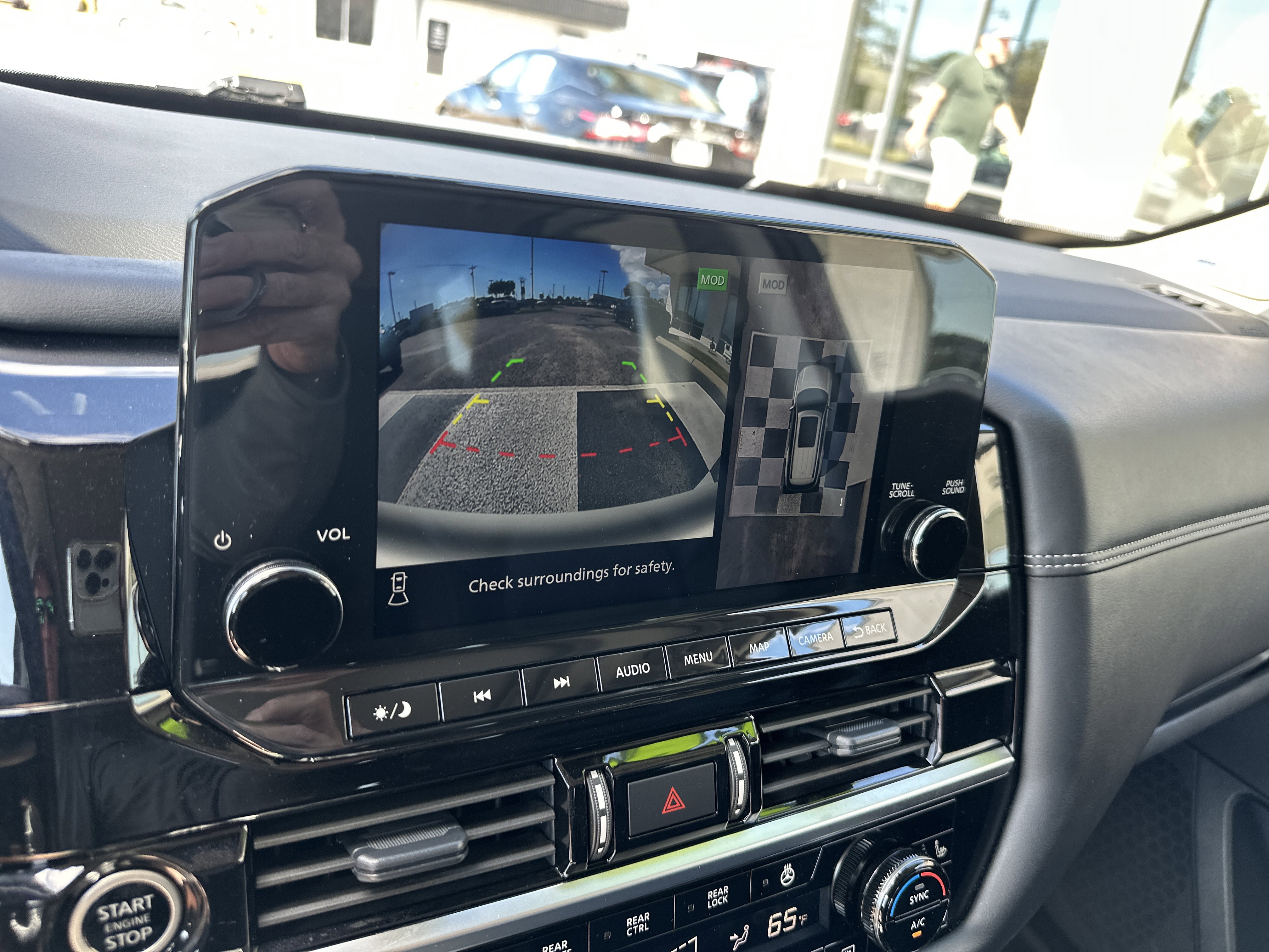 Used 2024 Nissan Pathfinder Platinum AWD/4WD image 18