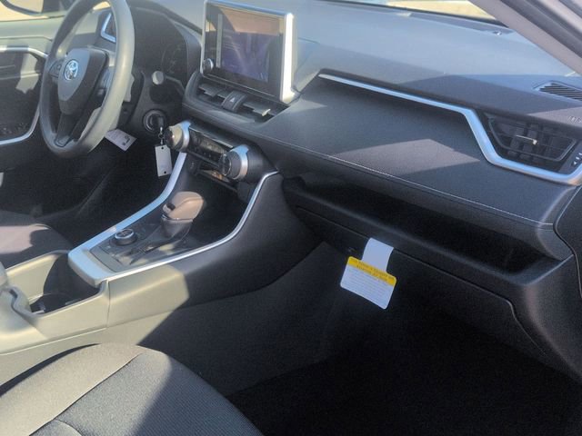 Certified 2025 Toyota RAV4 LE image 27