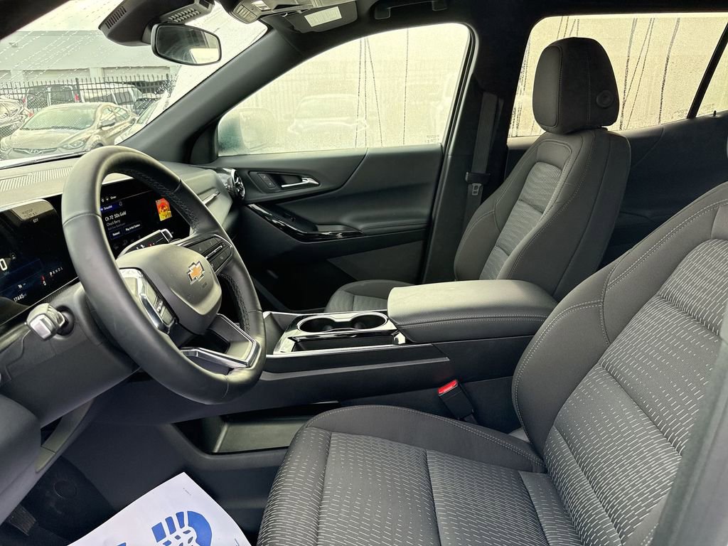 Used 2025 Chevrolet Equinox LT image 22