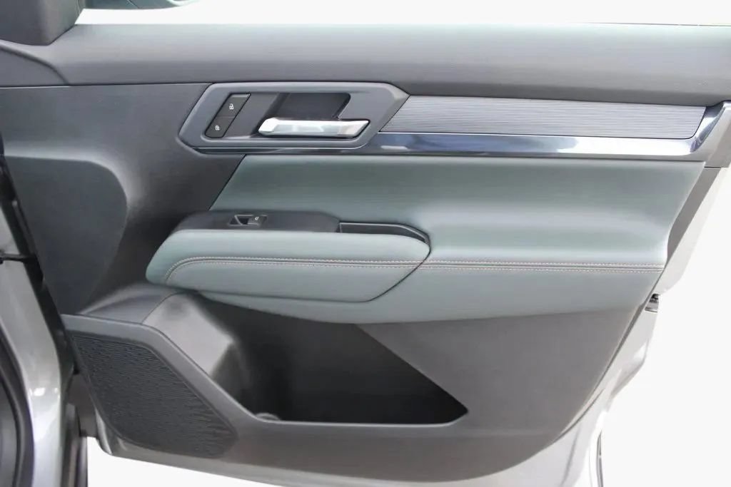 New 2026 GMC Terrain AT4 AWD/4WD image 16
