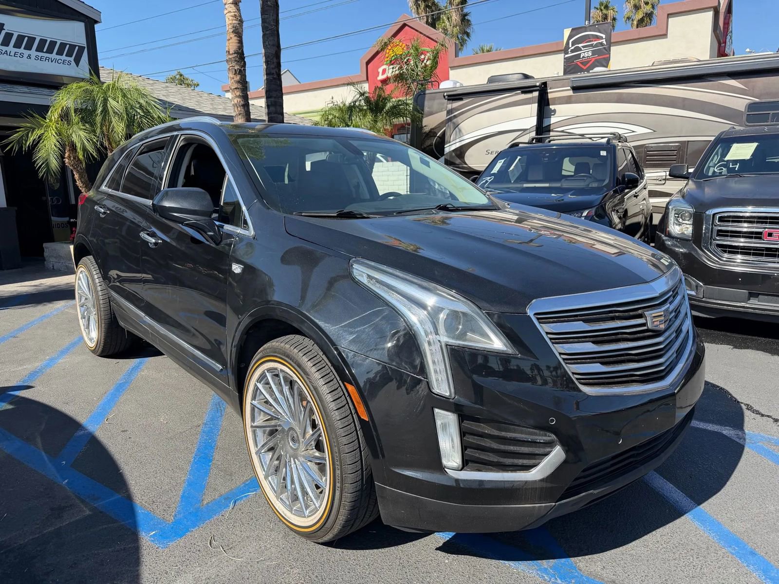 Used 2017 Cadillac XT5 Luxury image 1