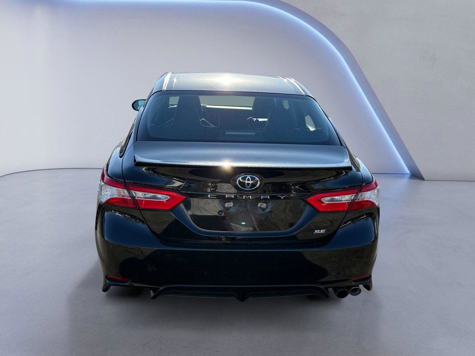 Used 2020 Toyota Camry SE image 4