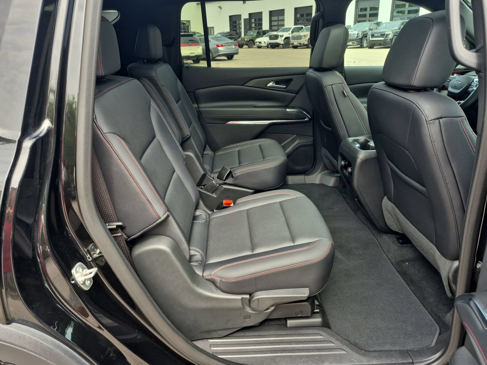 Used 2025 Chevrolet Traverse Z71 w/ Driver Confidence Package AWD/4WD image 28