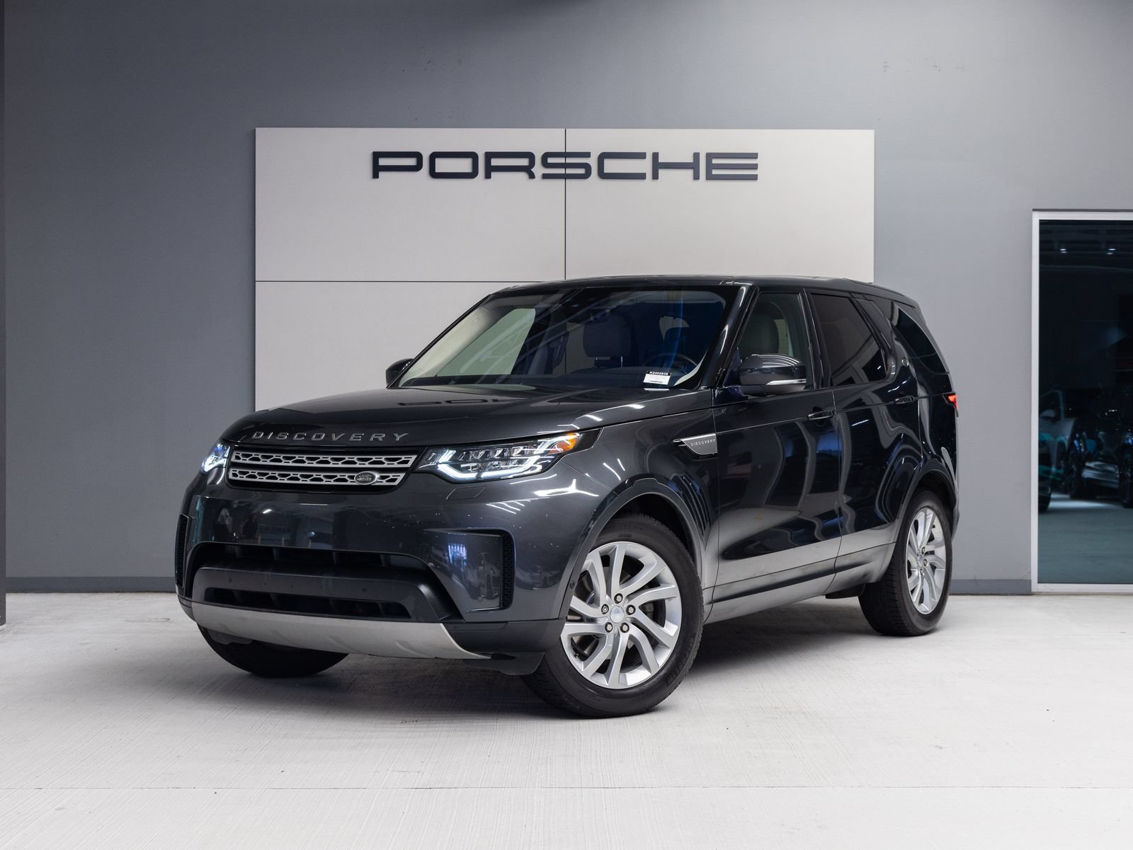 Used 2019 Land Rover Discovery HSE