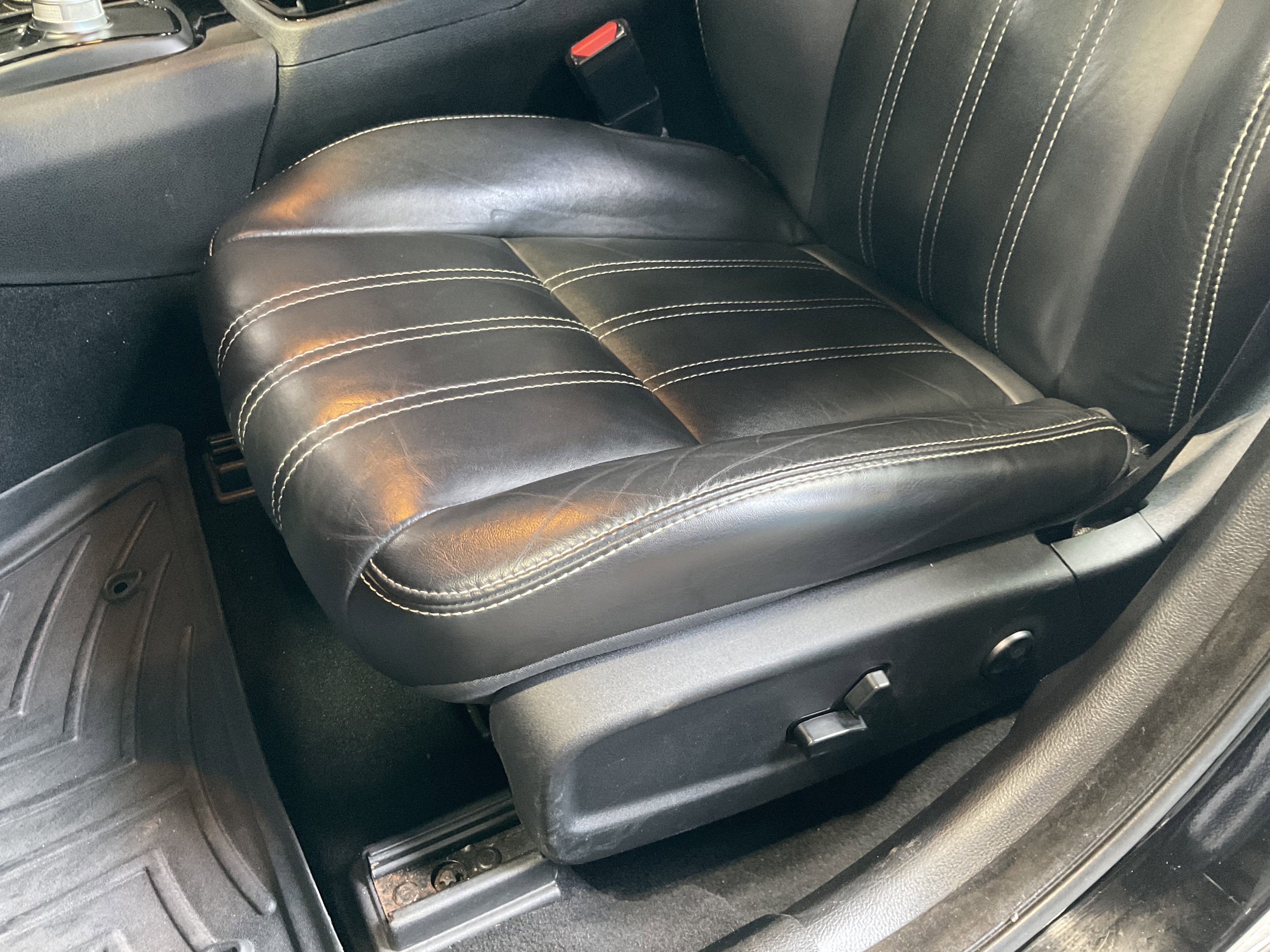Used 2019 Chrysler 300 S AWD/4WD image 27