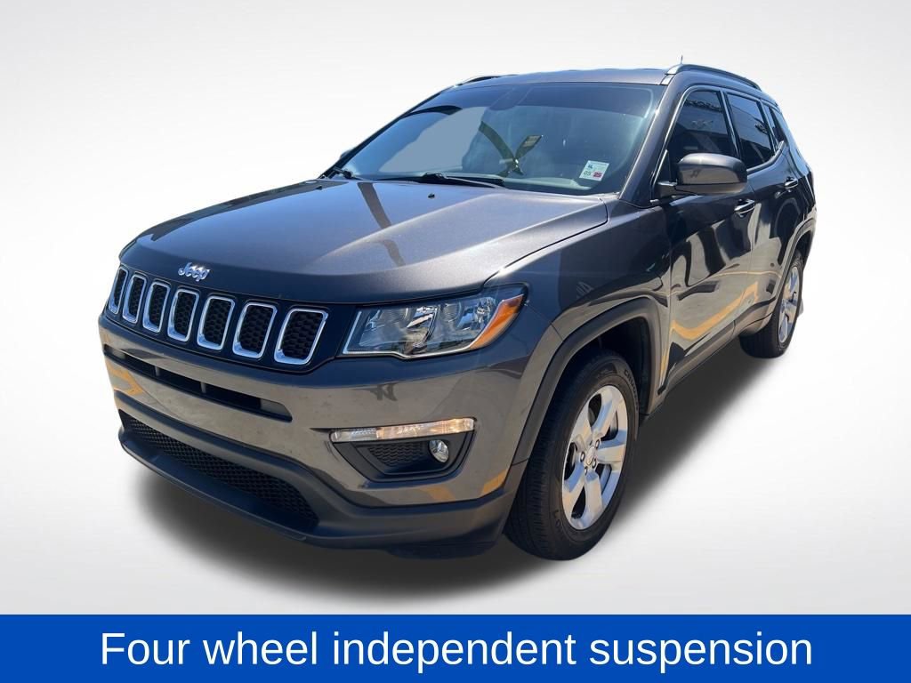 Used 2018 Jeep Compass Latitude w/ Popular Equipment Group AWD/4WD image 4