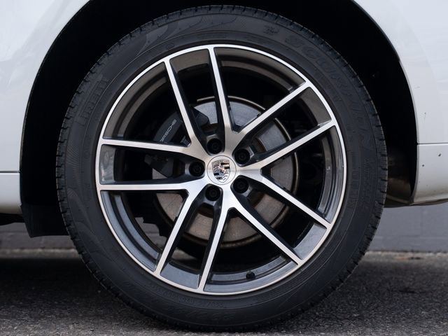 Certified 2025 Porsche Macan image 13
