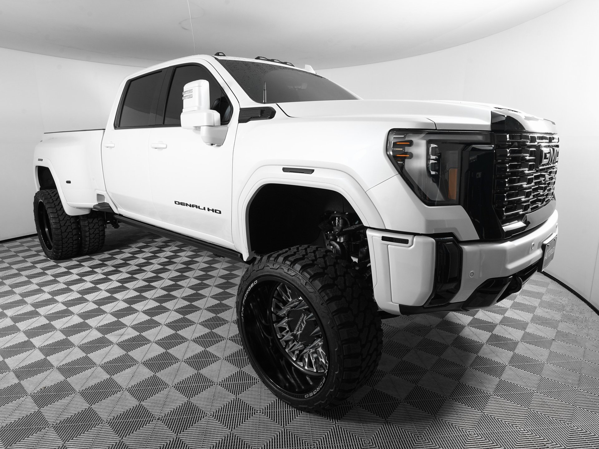 Used 2025 GMC Sierra 3500 Denali Ultimate image 3
