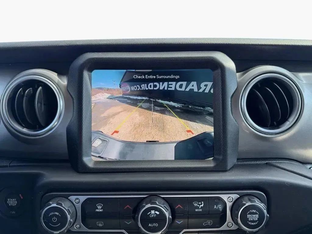 Used 2021 Jeep Gladiator Overland w/ Uconnect 4C Nav & Sound Group AWD/4WD image 9
