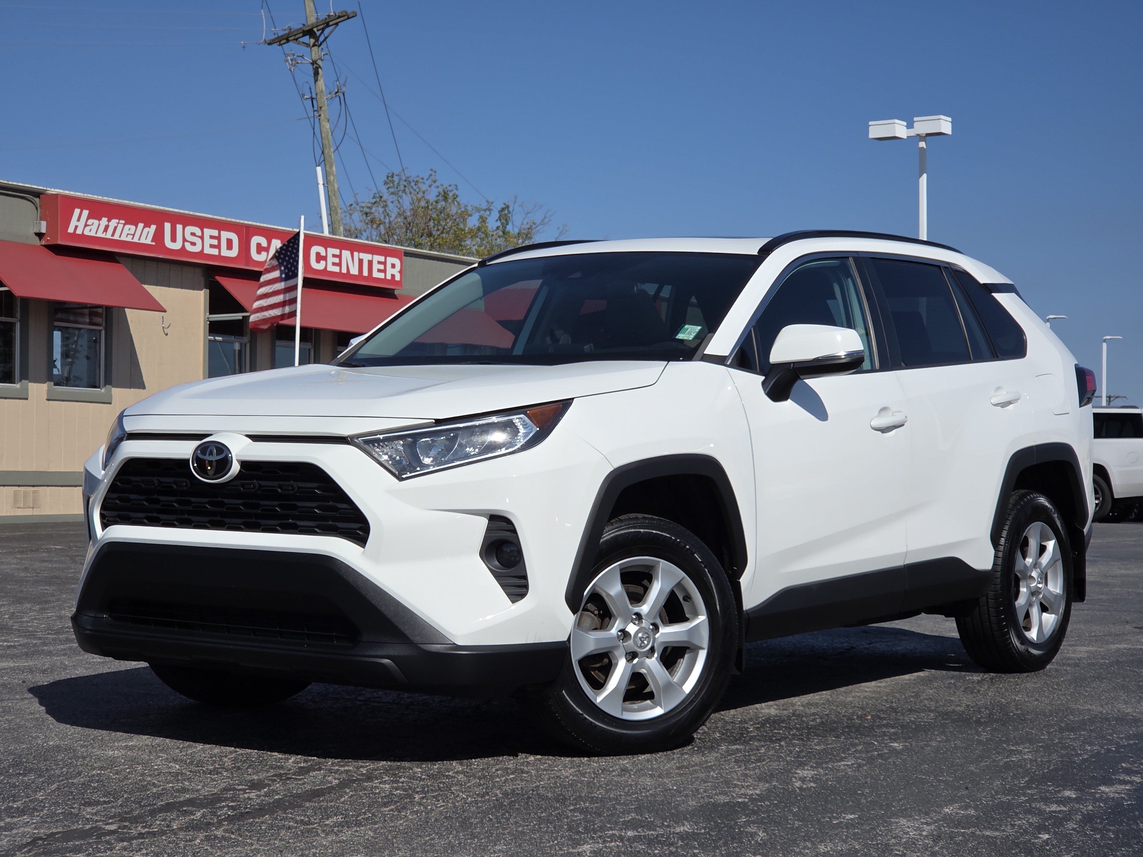 Used 2020 Toyota RAV4 XLE w/ Convenience Package AWD/4WD image 4